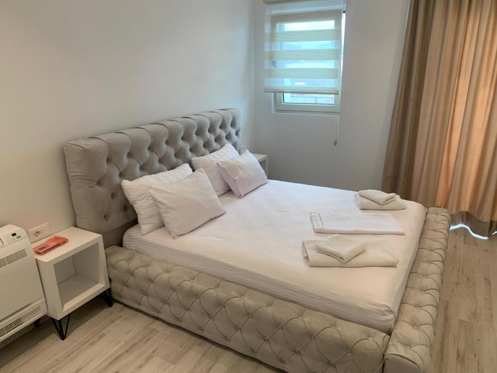 Delfin Apartments Sarandë Exterior foto