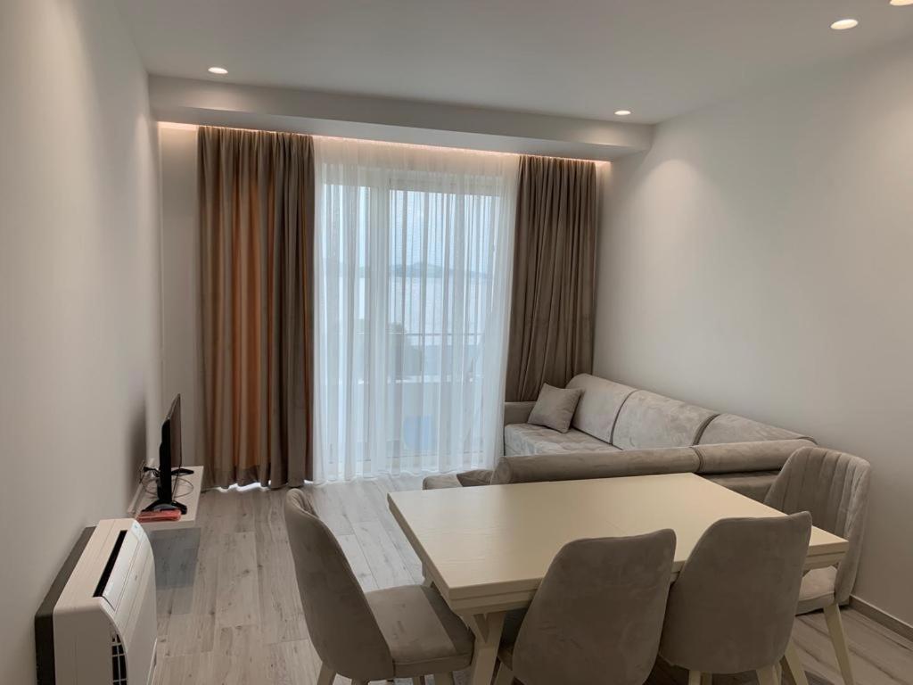 Delfin Apartments Sarandë Exterior foto