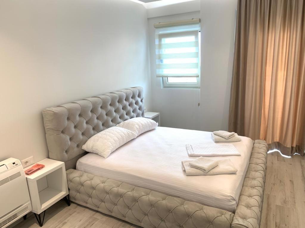Delfin Apartments Sarandë Exterior foto